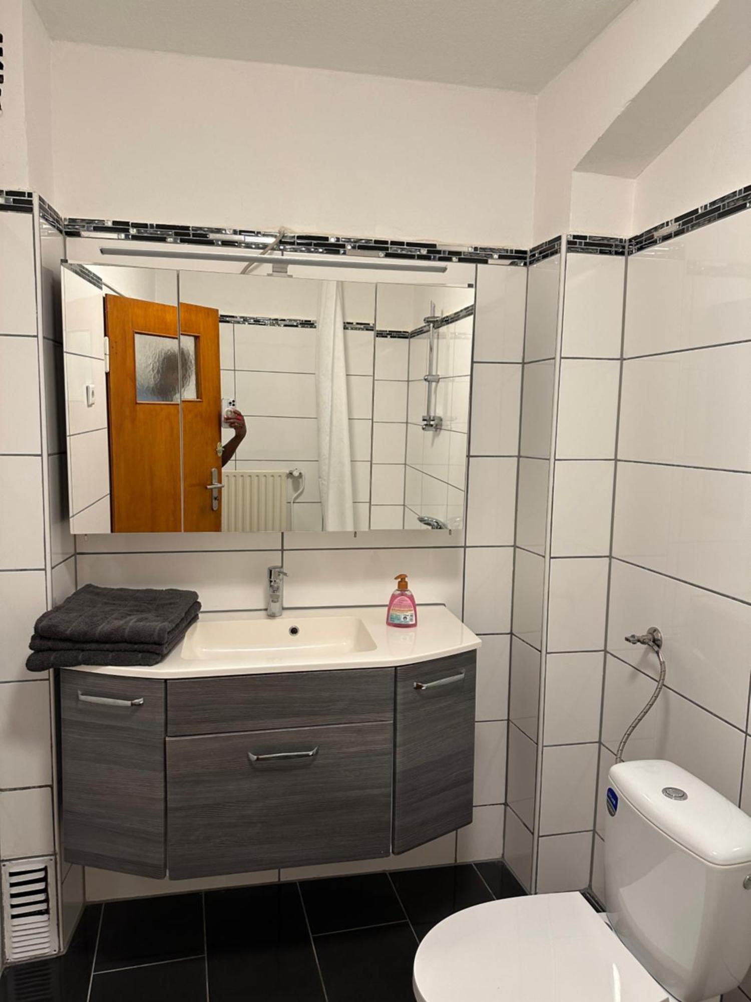Holiday-Ferienwohnung Solingen-Mitte Esterno foto